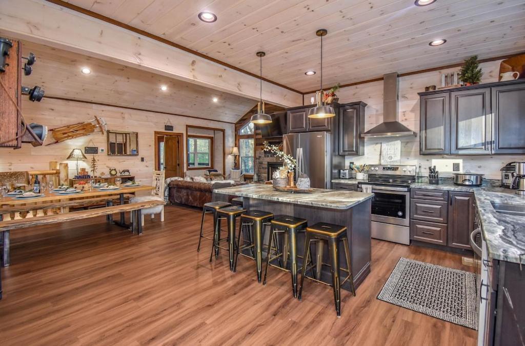 سيفيرفيل Nordic Mountain Modern Lodge - Family Friendly Luxury Cabin In Walden'S Ridge المظهر الخارجي الصورة